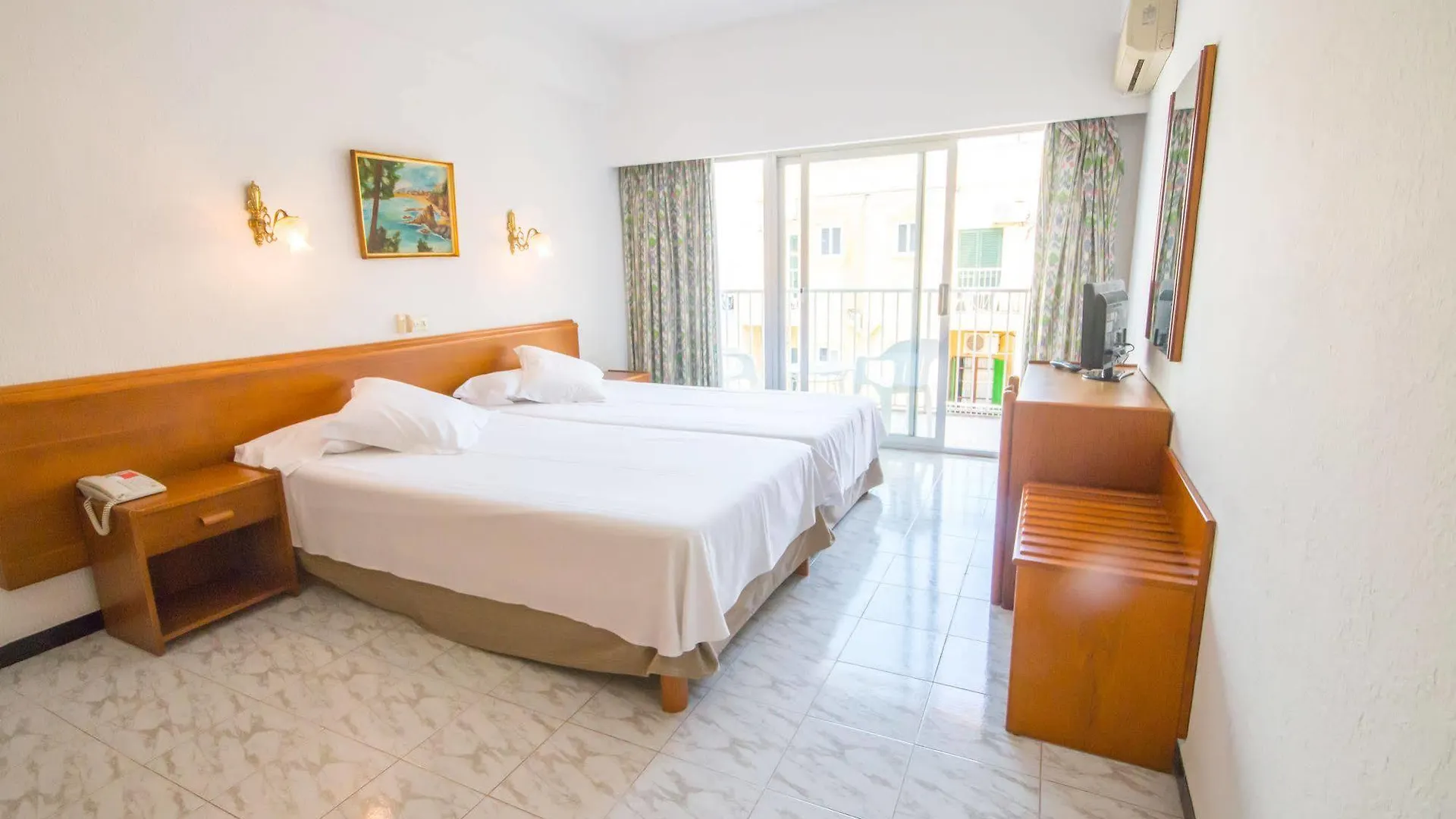 ***  קן פסטייה Hotel Amic Gala ספרד